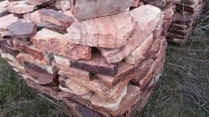 Камень малиновый альпийский